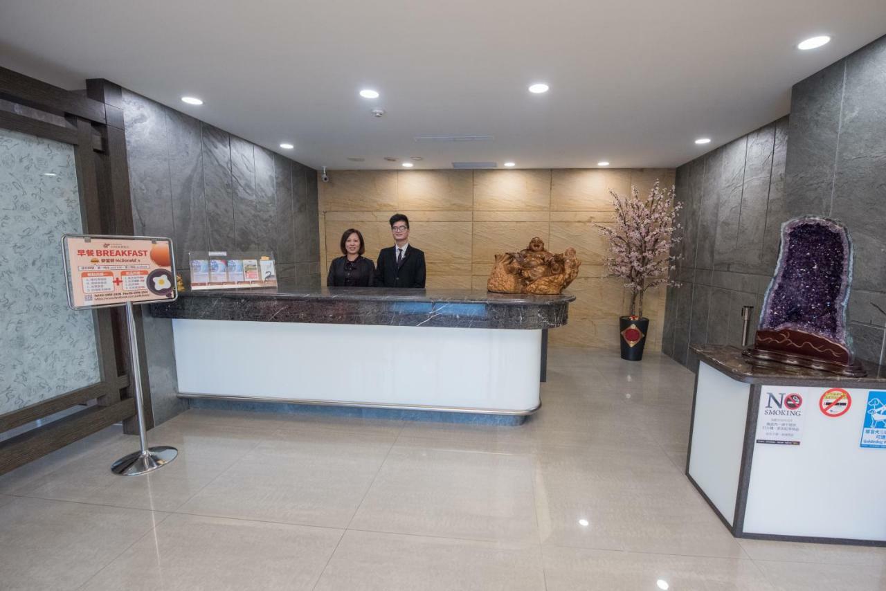Junli Hotel Banciao Exterior photo